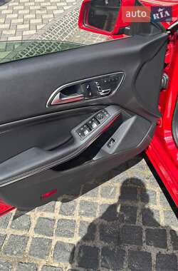 Седан Mercedes-Benz CLA-Class 2017 в 