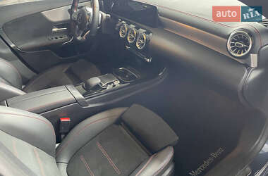 Седан Mercedes-Benz CLA-Class 2019 в 