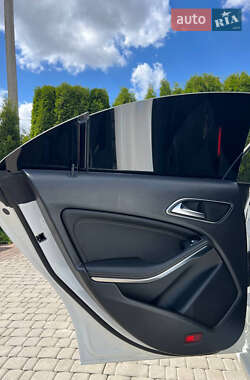 Седан Mercedes-Benz CLA-Class 2018 в 