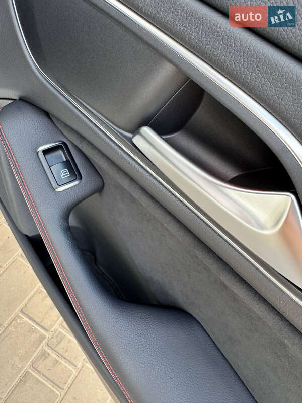 Седан Mercedes-Benz CLA-Class 2016 в Днепре