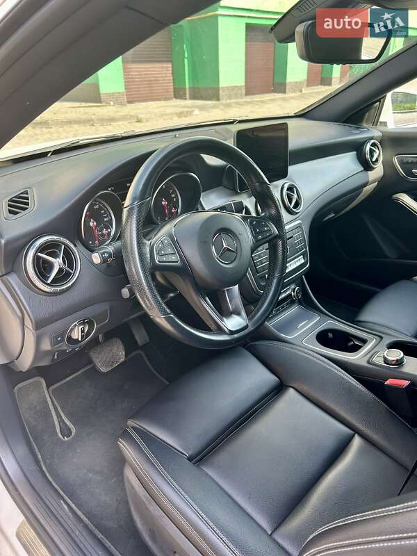 Седан Mercedes-Benz CLA-Class 2018 в Ивано-Франковске