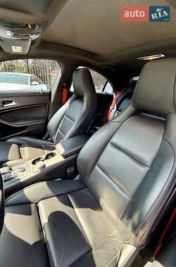 Седан Mercedes-Benz CLA-Class 2019 в 