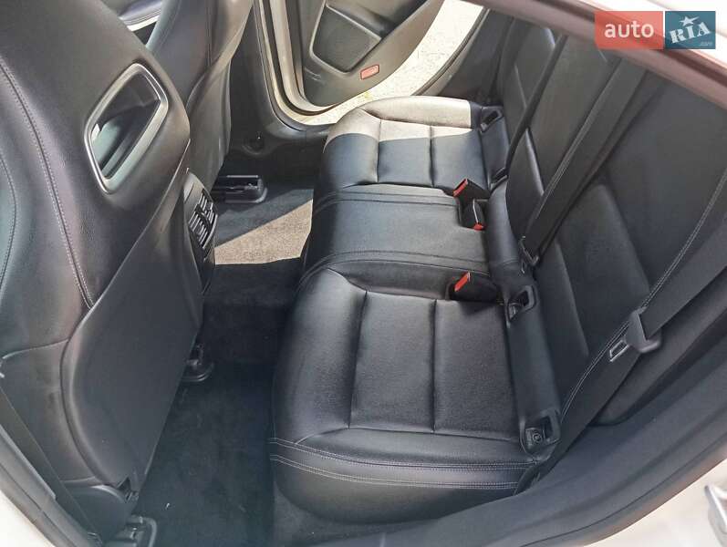 Седан Mercedes-Benz CLA-Class 2016 в Киеве