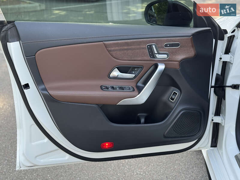 Седан Mercedes-Benz CLA-Class 2022 в Києві