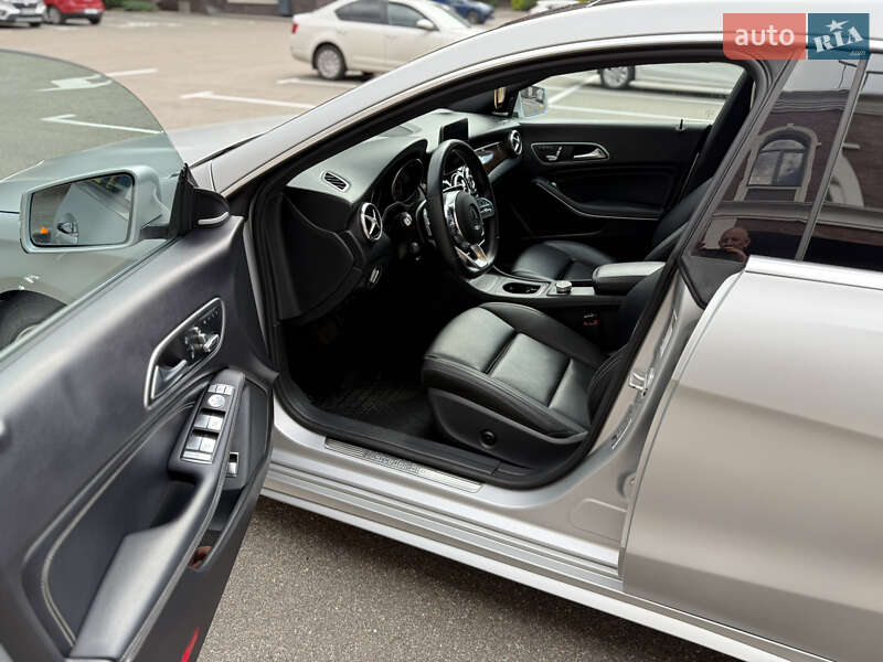 Седан Mercedes-Benz CLA-Class 2017 в Киеве