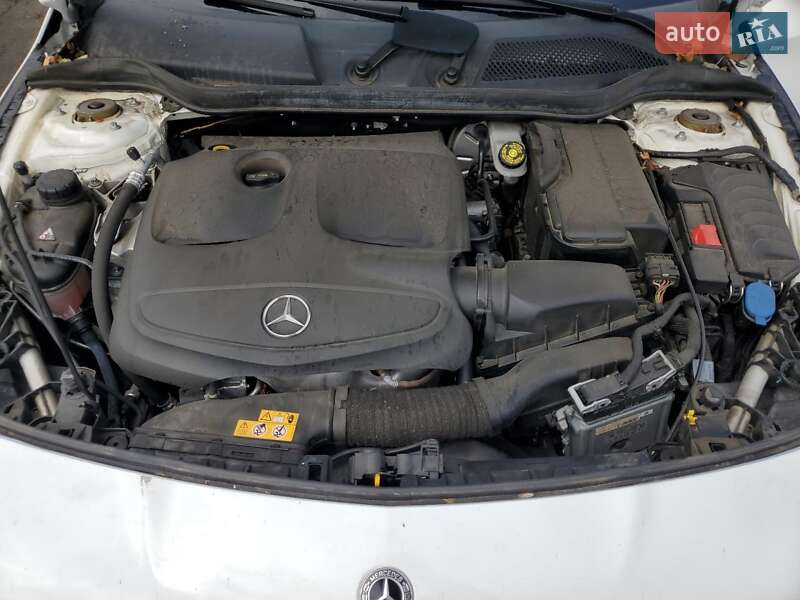 Седан Mercedes-Benz CLA-Class 2018 в Чернівцях