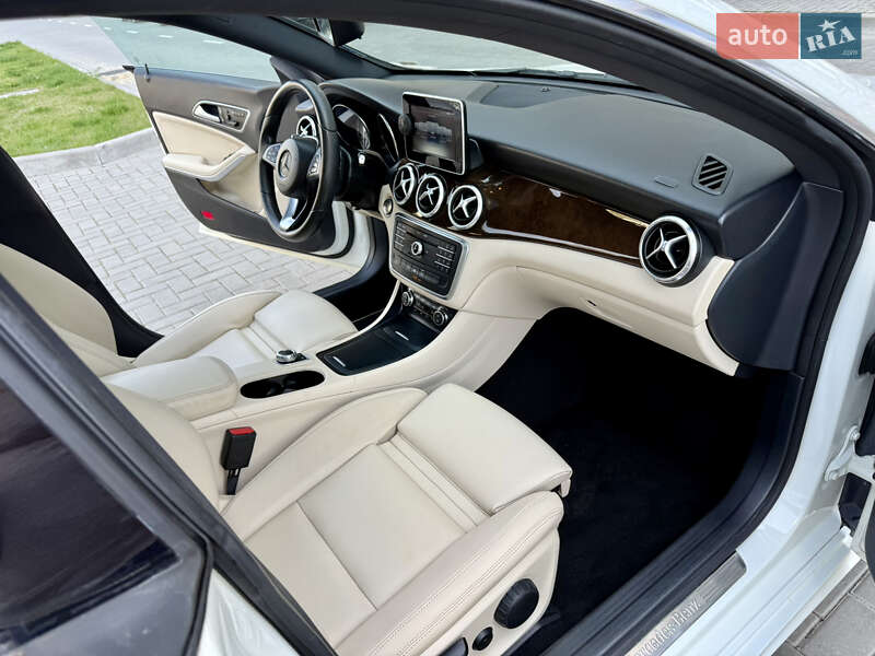 Седан Mercedes-Benz CLA-Class 2015 в Житомире