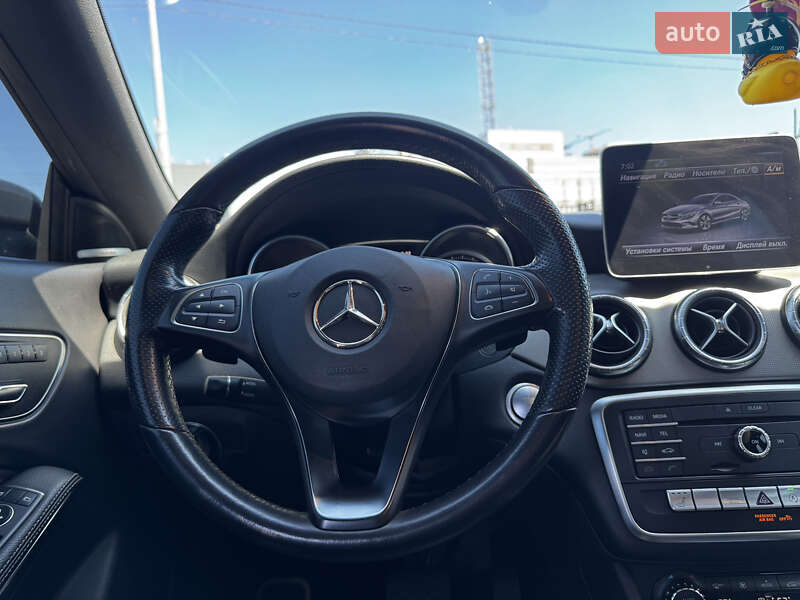 Седан Mercedes-Benz CLA-Class 2018 в Киеве