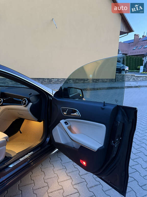 Седан Mercedes-Benz CLA-Class 2018 в Хмельницькому