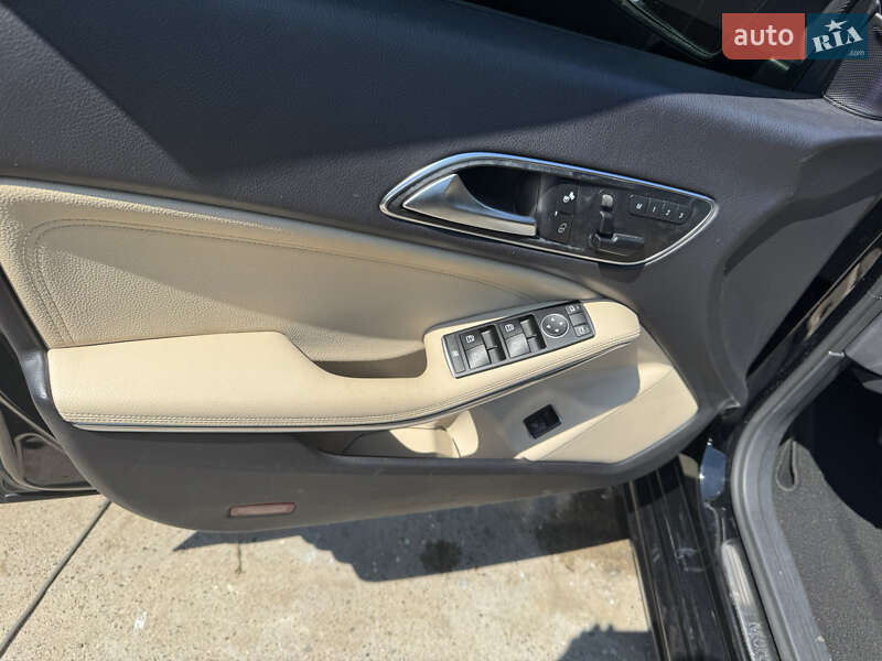 Седан Mercedes-Benz CLA-Class 2014 в Черновцах