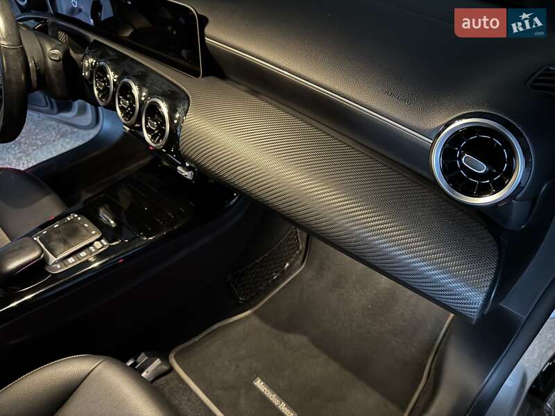 Седан Mercedes-Benz CLA-Class 2019 в Тернополе