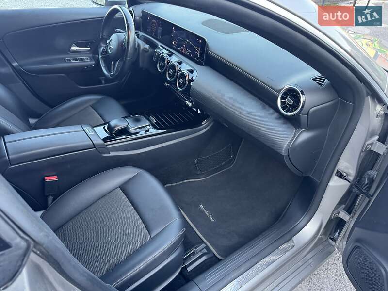 Седан Mercedes-Benz CLA-Class 2019 в Тернополе