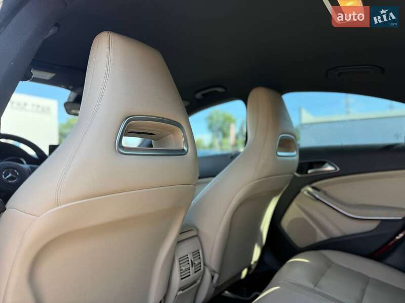 Седан Mercedes-Benz CLA-Class 2018 в Киеве