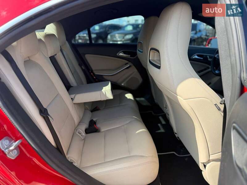 Седан Mercedes-Benz CLA-Class 2018 в Киеве