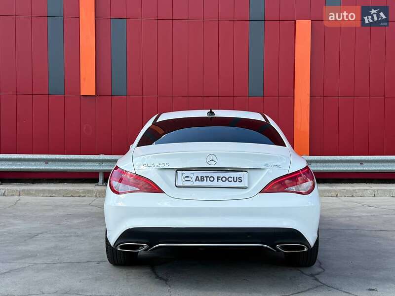 Седан Mercedes-Benz CLA-Class 2018 в Киеве