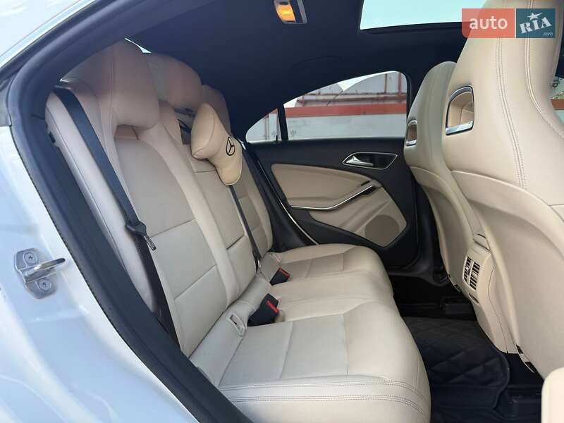 Седан Mercedes-Benz CLA-Class 2018 в Киеве