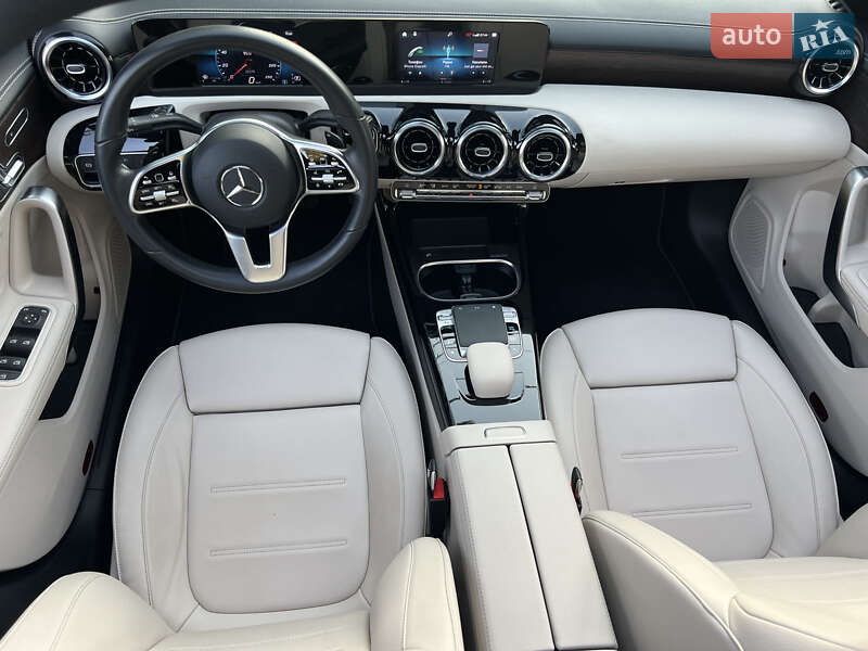 Седан Mercedes-Benz CLA-Class 2019 в 