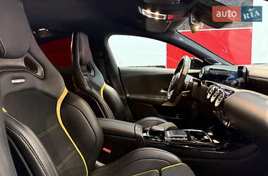 Седан Mercedes-Benz CLA-Class 2021 в 