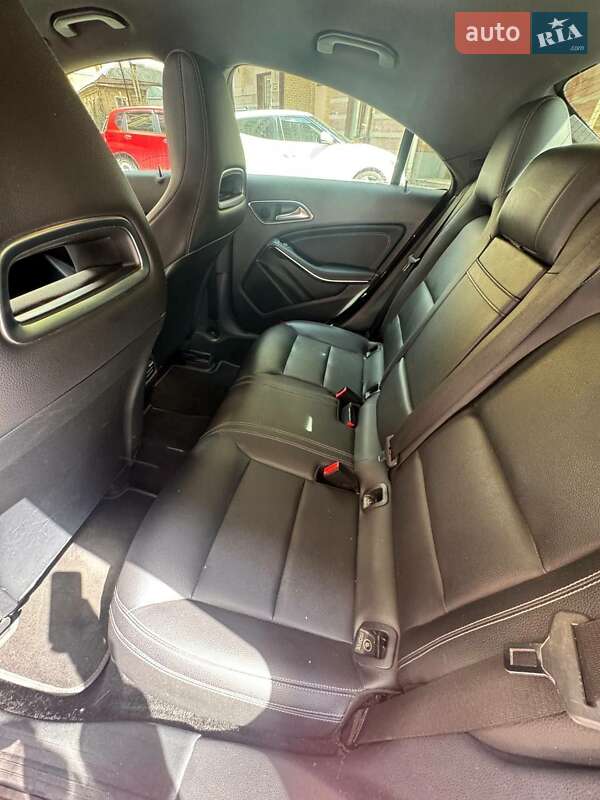 Седан Mercedes-Benz CLA-Class 2017 в Киеве