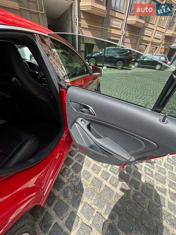 Седан Mercedes-Benz CLA-Class 2017 в Киеве