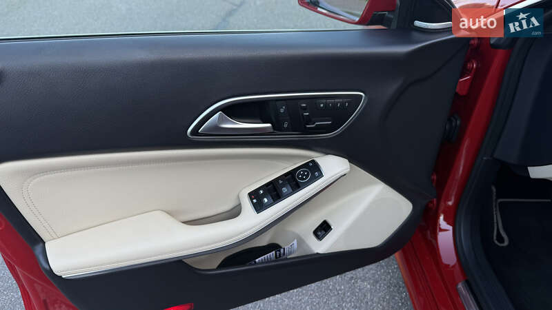 Седан Mercedes-Benz CLA-Class 2015 в Києві