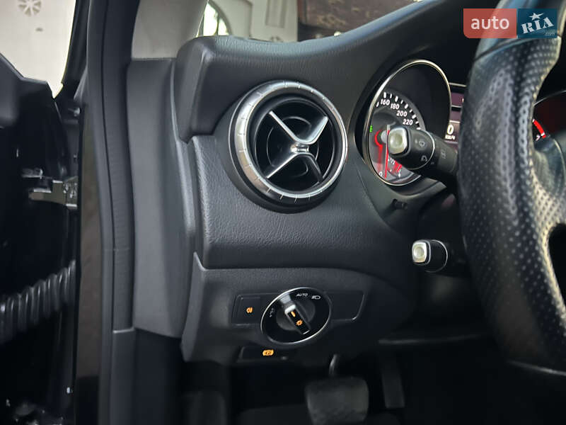 Седан Mercedes-Benz CLA-Class 2013 в Киеве
