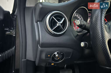 Седан Mercedes-Benz CLA-Class 2013 в 