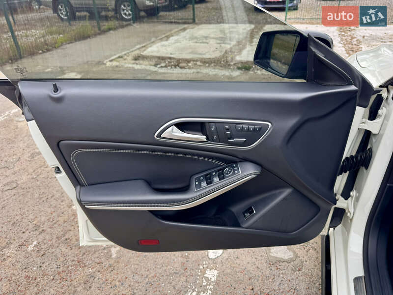 Седан Mercedes-Benz CLA-Class 2016 в Киеве