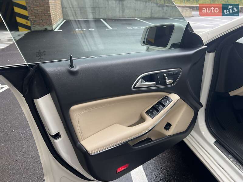 Седан Mercedes-Benz CLA-Class 2018 в Києві