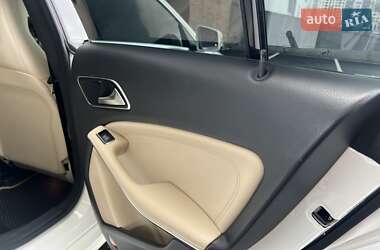 Седан Mercedes-Benz CLA-Class 2018 в Киеве