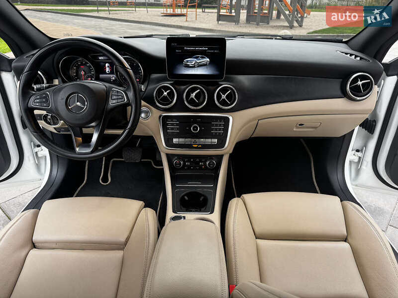 Седан Mercedes-Benz CLA-Class 2018 в Киеве