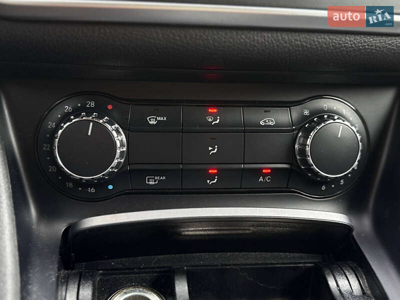 Седан Mercedes-Benz CLA-Class 2013 в Киеве фото 16 Седан Mercedes-Benz CLA-Class 2013 в Киеве