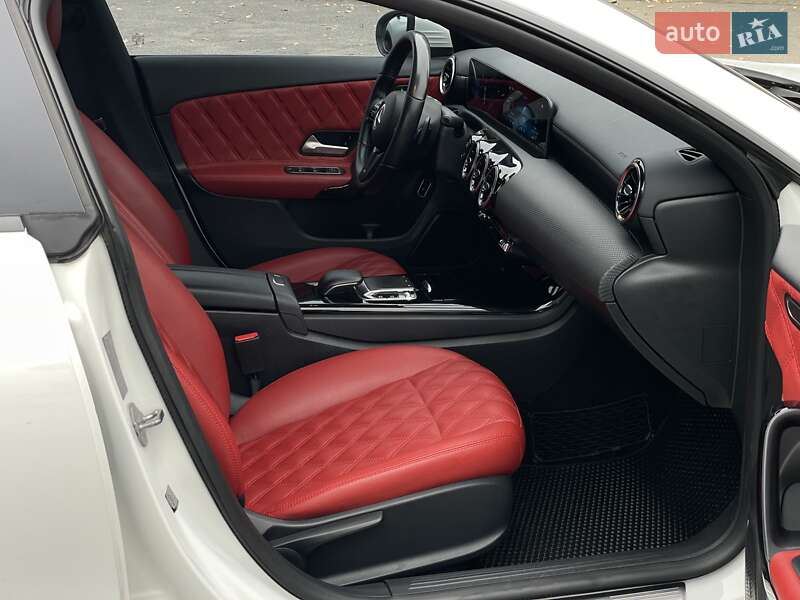 Седан Mercedes-Benz CLA-Class 2019 в Києві фото 21 Седан Mercedes-Benz CLA-Class 2019 в Києві
