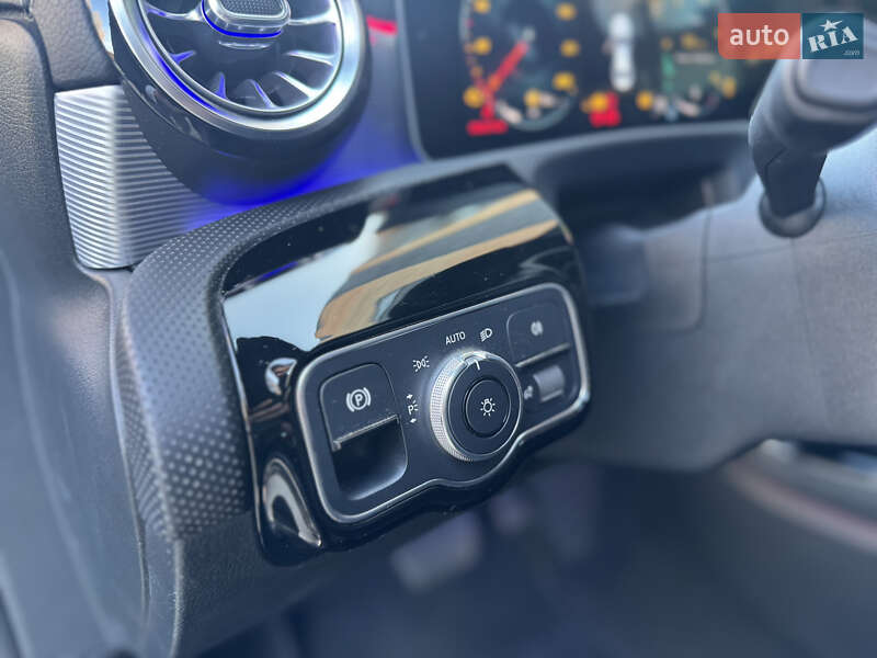 Седан Mercedes-Benz CLA-Class 2019 в Черновцах