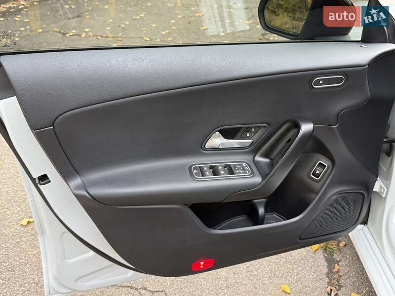 Универсал Mercedes-Benz CLA-Class 2021 в Киеве фото 59 Универсал Mercedes-Benz CLA-Class 2021 в Киеве
