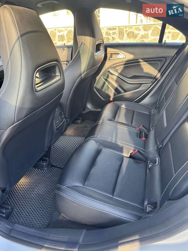 Седан Mercedes-Benz CLA-Class 2018 в Києві
