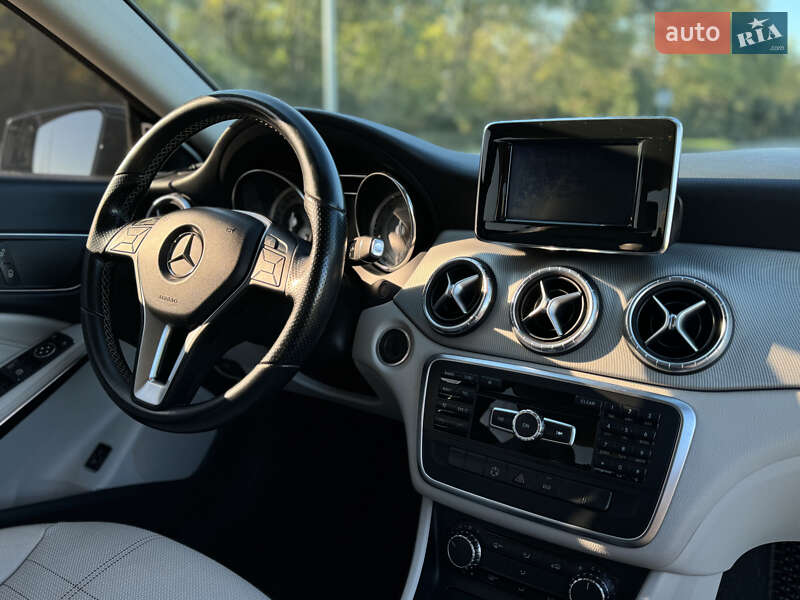 Седан Mercedes-Benz CLA-Class 2014 в Львове