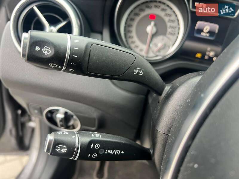 Седан Mercedes-Benz CLA-Class 2016 в Львові