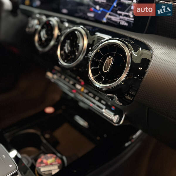 Седан Mercedes-Benz CLA-Class 2023 в Чернівцях