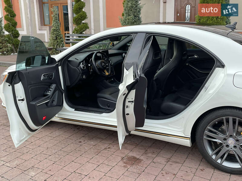 Седан Mercedes-Benz CLA-Class 2015 в Стрию
