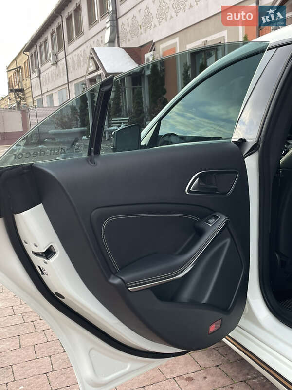 Седан Mercedes-Benz CLA-Class 2015 в Стрию