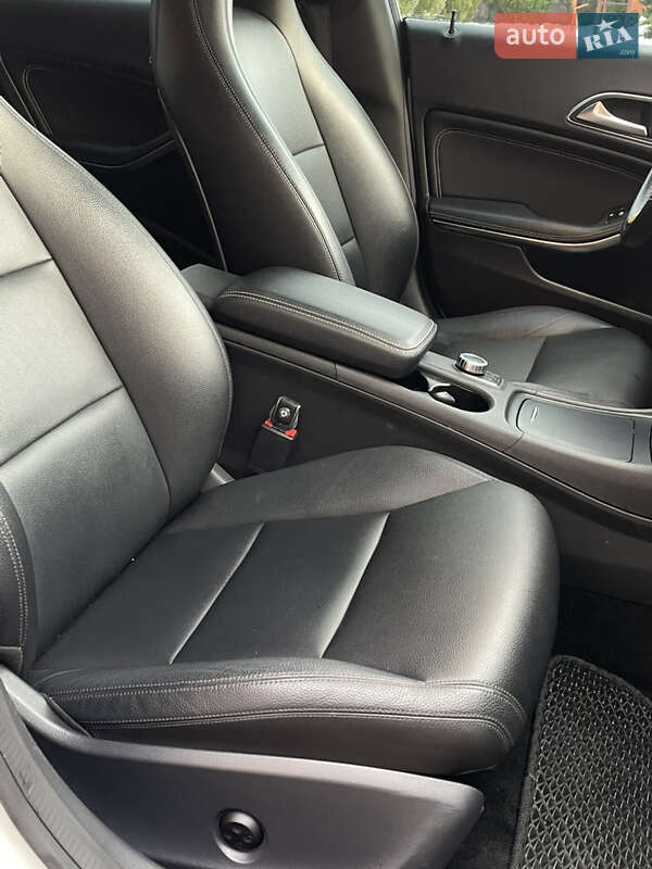 Седан Mercedes-Benz CLA-Class 2015 в Стрию
