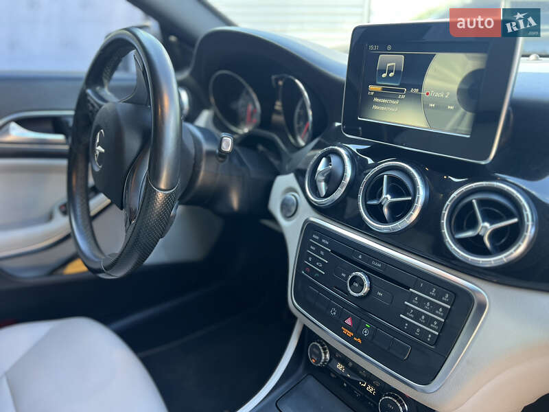 Седан Mercedes-Benz CLA-Class 2015 в Киеве
