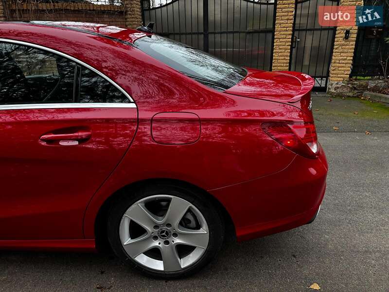 Седан Mercedes-Benz CLA-Class 2018 в Киеве