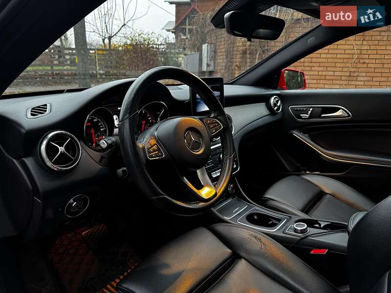Седан Mercedes-Benz CLA-Class 2018 в Киеве