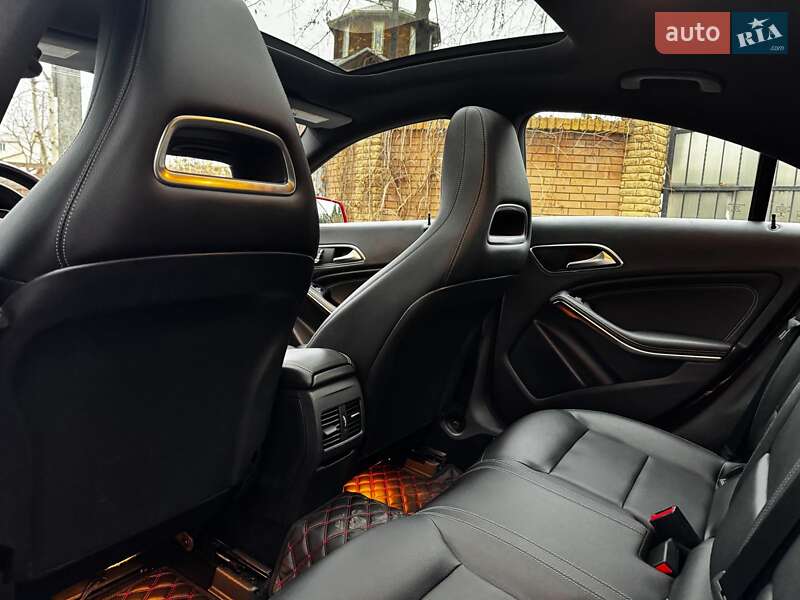 Седан Mercedes-Benz CLA-Class 2018 в Киеве