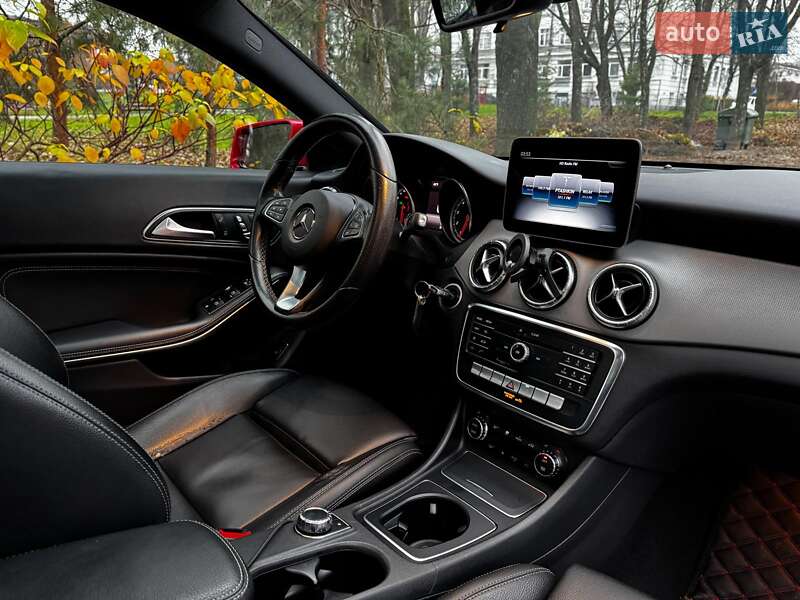 Седан Mercedes-Benz CLA-Class 2018 в Киеве