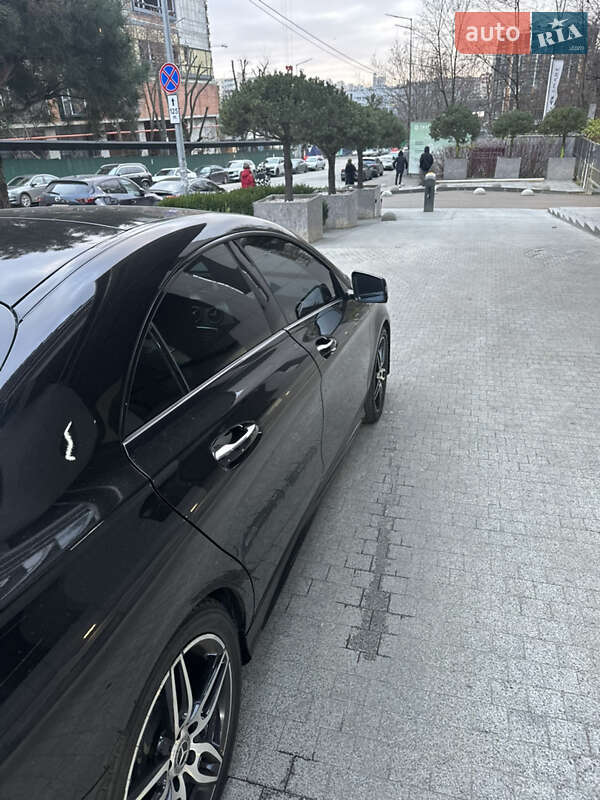 Седан Mercedes-Benz CLA-Class 2018 в Киеве