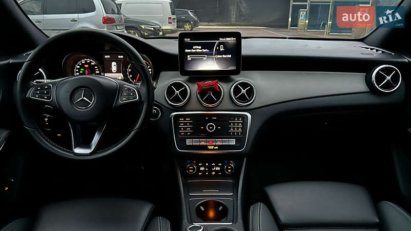 Седан Mercedes-Benz CLA-Class 2016 в Киеве