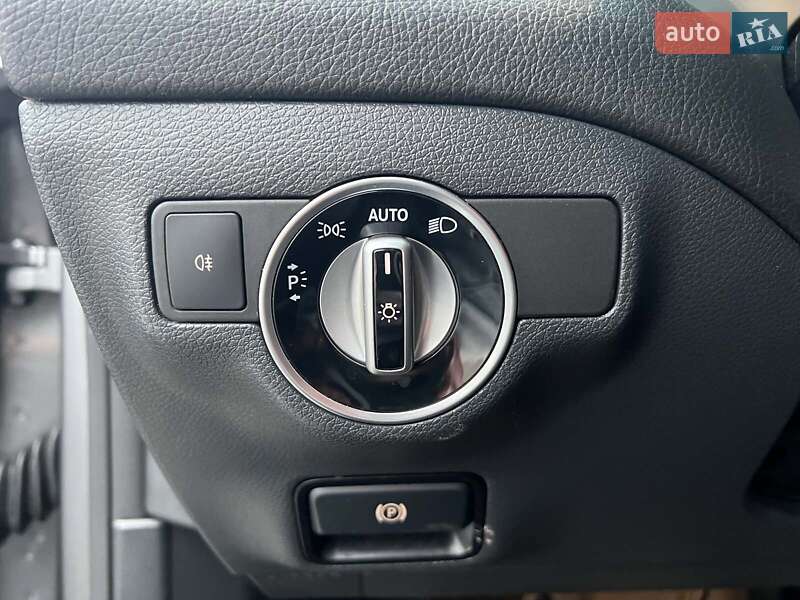 Седан Mercedes-Benz CLA-Class 2018 в Львове